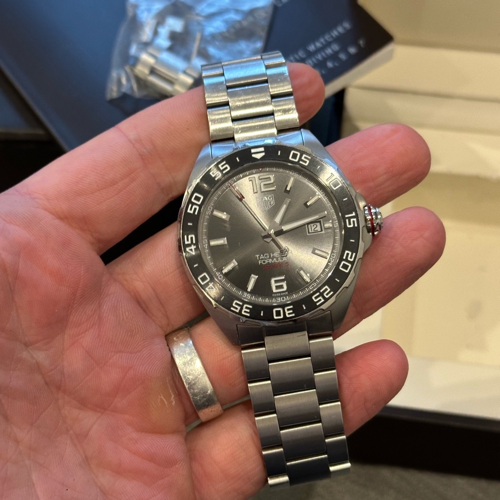 TAG Heuer Formula 1 Calibre 5 Silver Watch with Black Dial - Picture 7 of 15